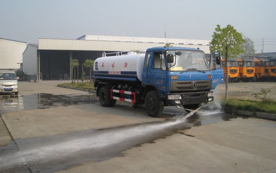 東風(fēng)153<a href=http://www.ingbeta.com/ssc target=_blank class=infotextkey>灑水車</a>測試圖片