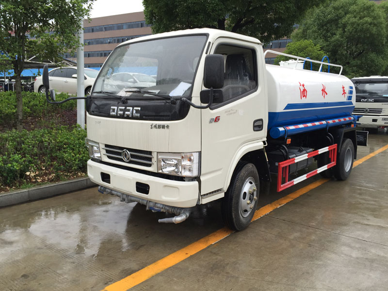 東風(fēng)多利卡4方灑水車(國五)