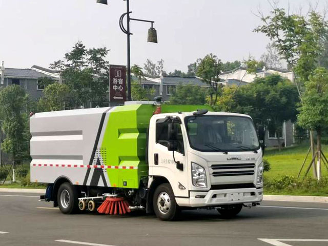 江鈴凱銳國(guó)六洗掃車(chē)