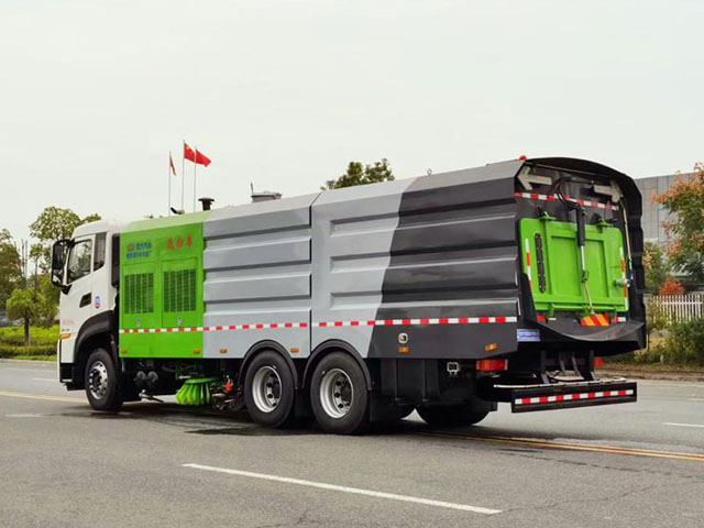 東風(fēng)天龍國(guó)六后雙橋洗掃車圖片3