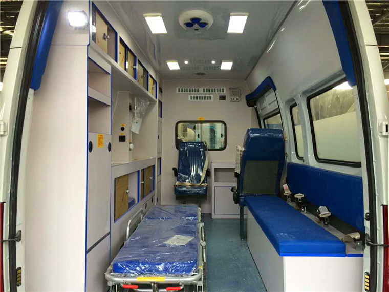 上汽大通長(zhǎng)軸救護(hù)車(chē)(國(guó)五)