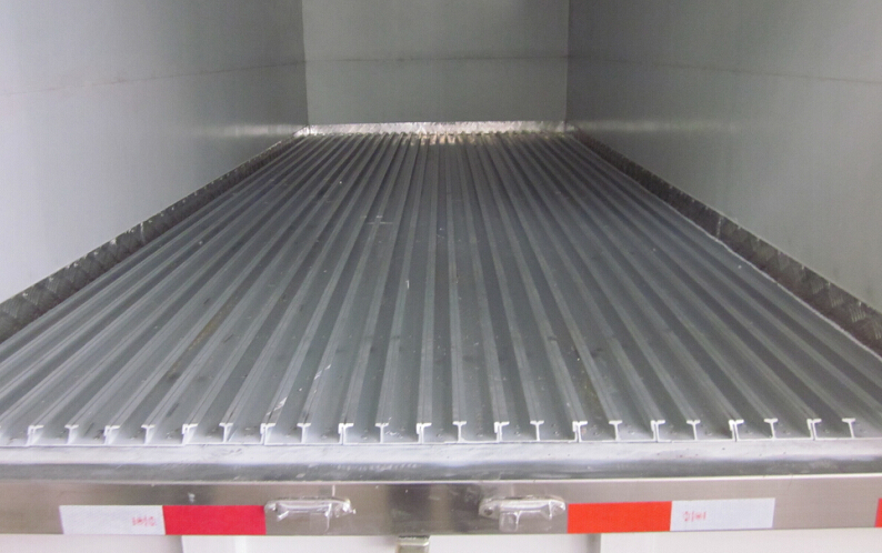 <a href=http://www.ingbeta.com/lcc/ target=_blank class=infotextkey>冷藏車</a>通風槽,冷藏車地板通風槽圖片