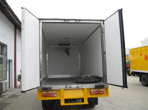 國(guó)四冷藏車(chē)
